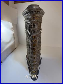 Dept 56 Flatiron Building Christmas in the City Illuminated Original Box READ
