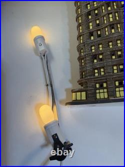 Dept 56 Flatiron Building Christmas in the City Illuminated Original Box READ