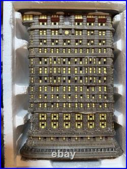 Dept 56 Flatiron Building Christmas in the City Illuminated Original Box READ