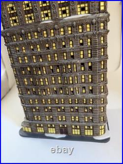 Dept 56 Flatiron Building Christmas in the City Illuminated Original Box READ