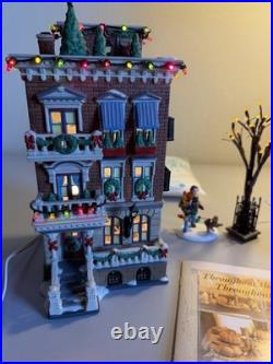 Dept 56 Parkside Holiday Brownstone 2002 Christmas in the City Retired