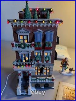 Dept 56 Parkside Holiday Brownstone 2002 Christmas in the City Retired