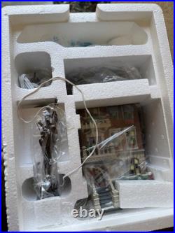 Dept. 56 Parkside Holiday Brownstone 2002 Retired Christmas In The City