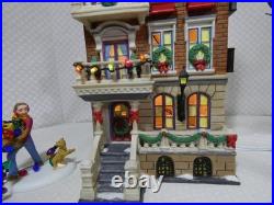 Dept 56 Parkside Holiday Brownstone #58937 Complete and Works