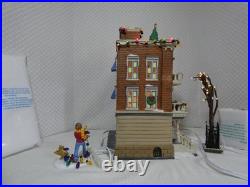 Dept 56 Parkside Holiday Brownstone #58937 Complete and Works