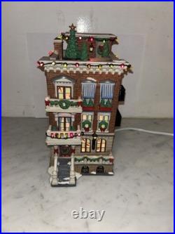 Dept 56 Parkside Holiday Brownstone Christmas in the City Village Lighted House