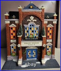 Dept 56 Precinct 25 Police Station Christmas in the City Series 58941