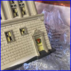 Dept 56 WDFS Radio Christmas In The City Village Accessories Set of 2. Nice