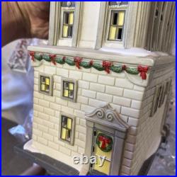 Dept 56 WDFS Radio Christmas In The City Village Accessories Set of 2. Nice