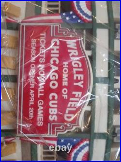 Dept 56 Wrigley Field Chicago Cubs 2001 Christmas in the City COMPLETE WITH BOX