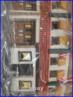 Dept 56 Wrigley Field Chicago Cubs 2001 Christmas in the City COMPLETE WITH BOX