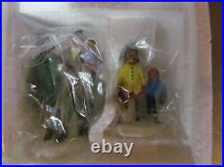 Dept56 Christmas In the City Family Out For A Walk Pristine Pre-owned Condition