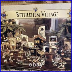 Grandeur Noel Collectors Edition 2001 Bethlehem Village Nativity Christmas