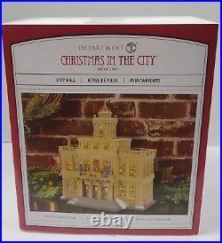 NEW IN BOX! $280 Department 56'CITY HALL' Christmas In The City 6011382