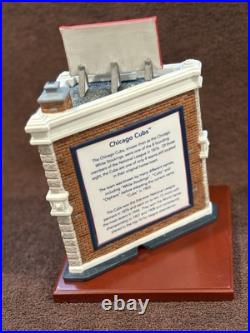 Pre Owned VTG Department 56 Chicago Cubs Christmas In The City Large Figurine