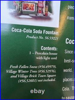 VINTAGE NOS Dept 56 Christmas in the City 2004 Coca-Cola Soda Fountain #56.59221