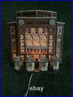 VTG 2001 Dept 56 Yankee Stadium Christmas In The City 5658923 Pre-Owned NYC